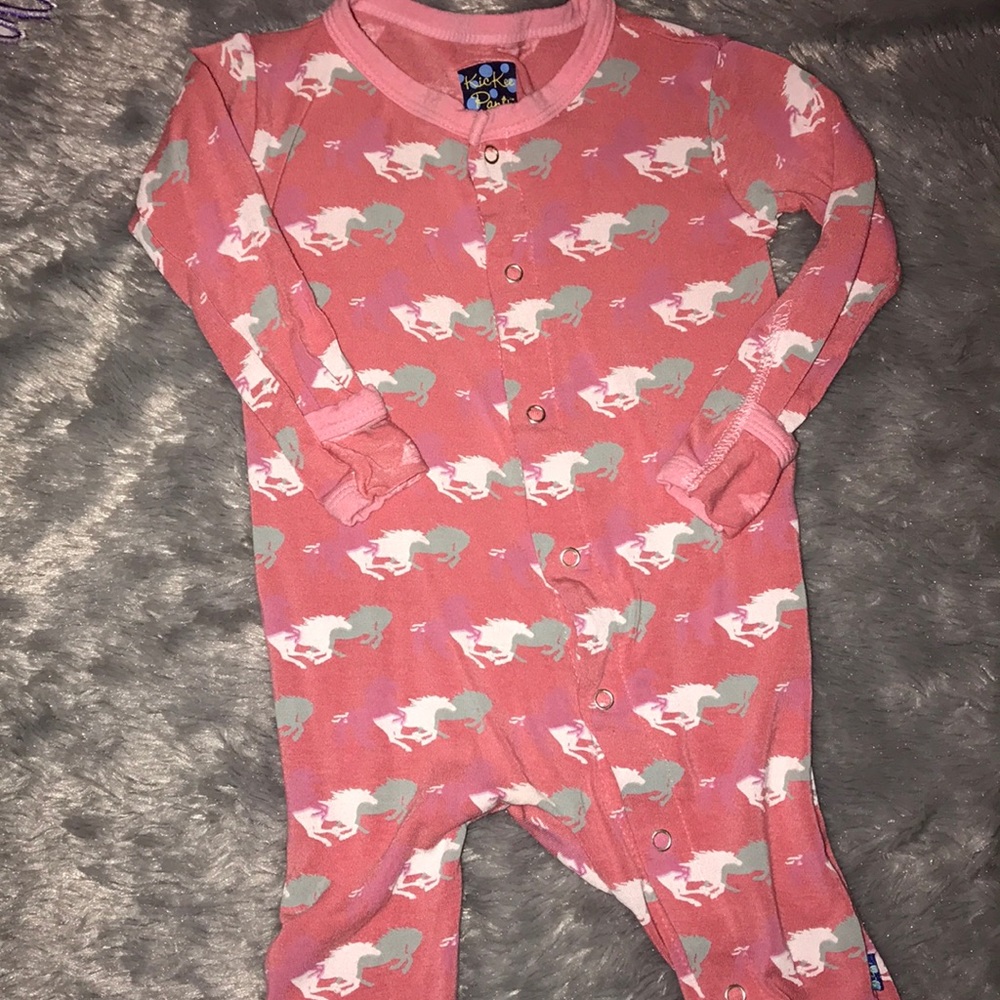 Kickee pants footie